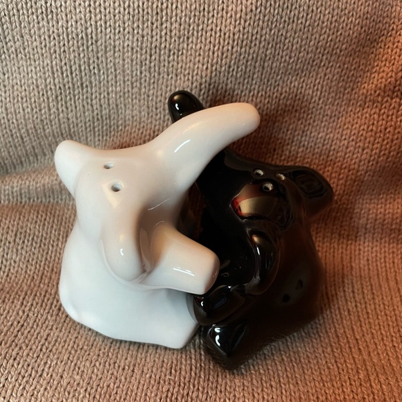Rare hugging elephants salt and pepper shakers from Thailand - Picture 1 of 5